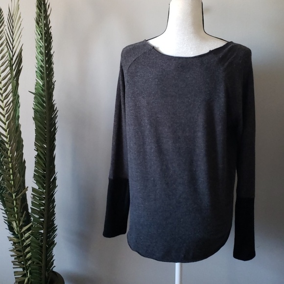 Windsor gray long sleeve tee with zipper shoulder accent - Picture 1 of 4